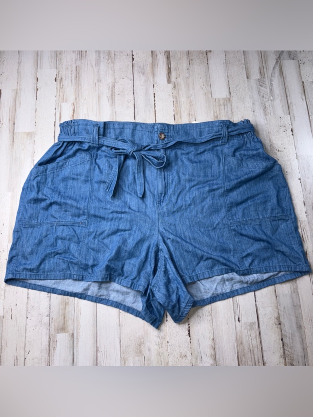Old Navy High Waisted Chambray Tie Shorts Size 3X NWT!